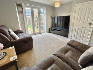 Lounge/Diner- click for photo gallery